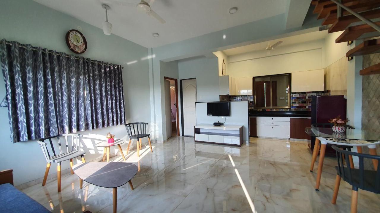 Vila Nessies Nagaon Alībāg Exteriér fotografie